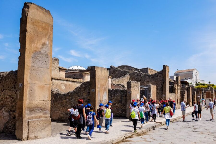 2-Hour Pompeii Child-Friendly Tour - Baths, a theater, and a thermopolium: see Pompeii after work