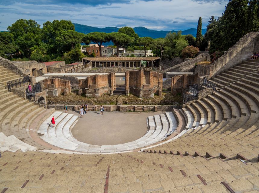 2-Hour Private Walking Tour of Pompeii - Meeting at Café Hortus Pompeii, then getting in fast