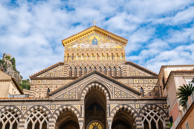 Amalfi Coast Sightseeing Bus Tour from Pompeii - The bus ride experience: comfort, group size, and noise risk