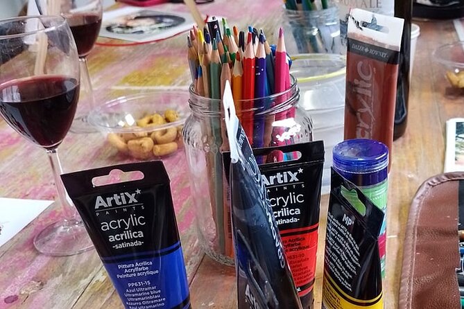 Art worshop with aperitif in Naples - English instruction, small groups, and who will love it most