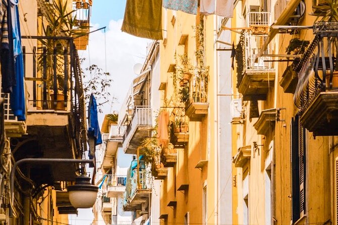 Authentic Naples Food Tour with 8+ Tastings of Pizza, Wine & More - Aperitivo at Piazza Bellini, then pizza streets on Via dei Tribunali