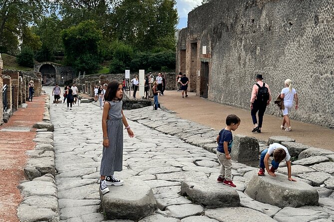 Best Pompeii Private Tour from Naples Port or Hotel Pick Up - Naples time after Pompeii: a small break that helps the whole day feel lighter