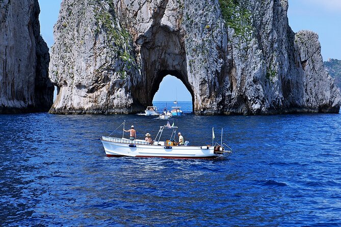 Capri, Anacapri and a Special Boat Experience Around The Island - How the Day Stays Organized (and What Can Go Off Track)