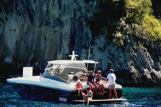 Capri Island in Private Luxury 40 feet Speedboat from Naples - Naples to Capri by 40-foot speedboat, the comfortable way