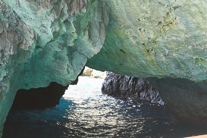Capri Island in Private Luxury 40 feet Speedboat from Naples - Who should book this private Capri speedboat day