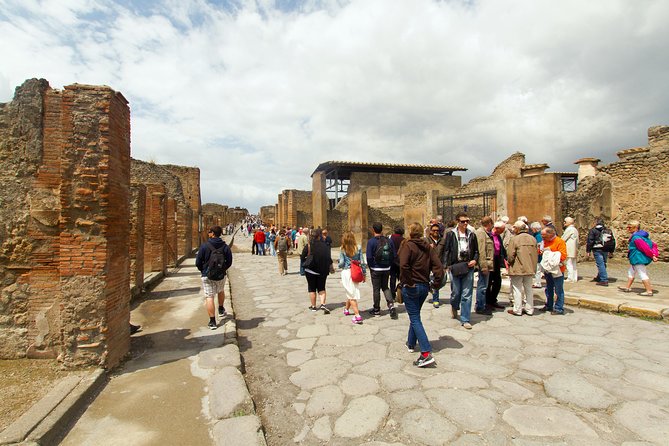 Complete Pompeii Skip the Line Tour with Archaeologist Guide - Roman Baths and the more personal spaces of Pompeii