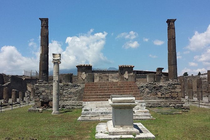 Day Trip to Capri, Sorrento and Pompeii from Rome - Getting to Molo Beverello and Taking the Fast Ferry to Capri