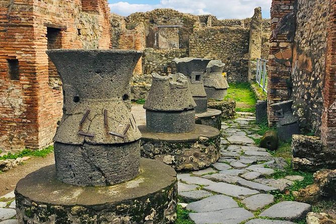 Day trip to Pompeii from Naples - Who should book this Pompeii shuttle, and who should reconsider