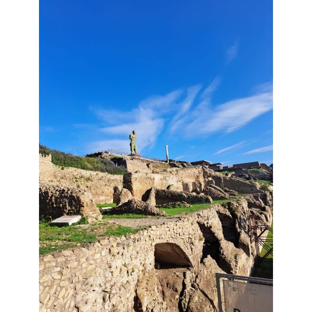 Day Trip to Pompeii & Vesuvius from Naples - Riding Up to Vesuvius, Then Chasing the Summit Views