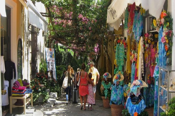 Daytrip from Naples to Amalfi Coast, Positano, Amalfi & Ravello - Stop 1: A Quick Amalfi Coast View That Sets the Tone