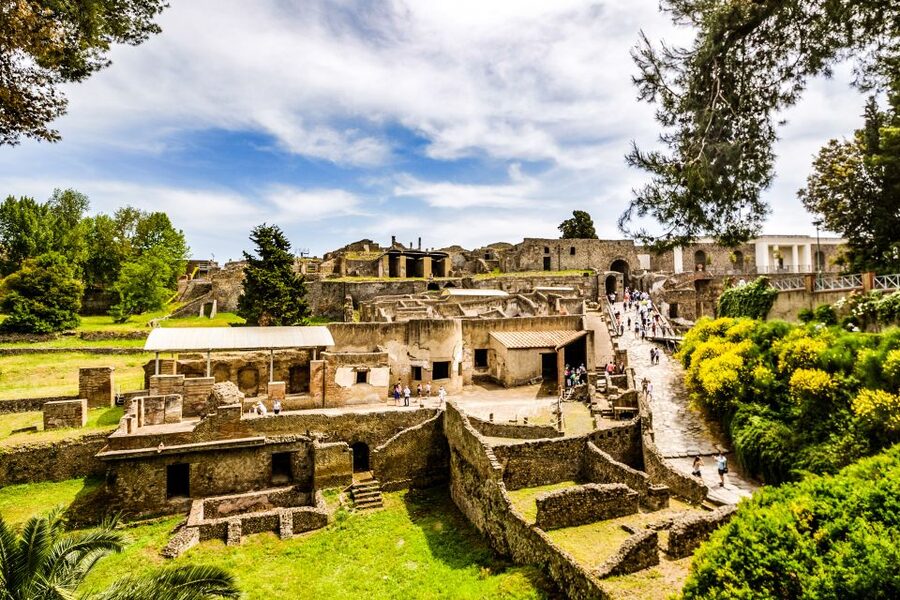 Discover Mt. Vesuvius: Private 3-Hour Tour from Pompeii - The 40-Minute Scenic Ride Up Vesuvius