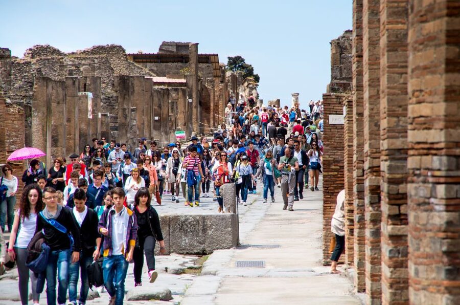 Discover Mt. Vesuvius: Private 3-Hour Tour from Pompeii - Meeting Outside Circumvesuviana, Then Linking Up at Villa dei Misteri