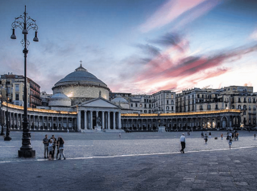 Discover Naples: Guided 3-Hour Walking Tour Through Naples - Naples Cathedral: architecture you can read when someone explains it