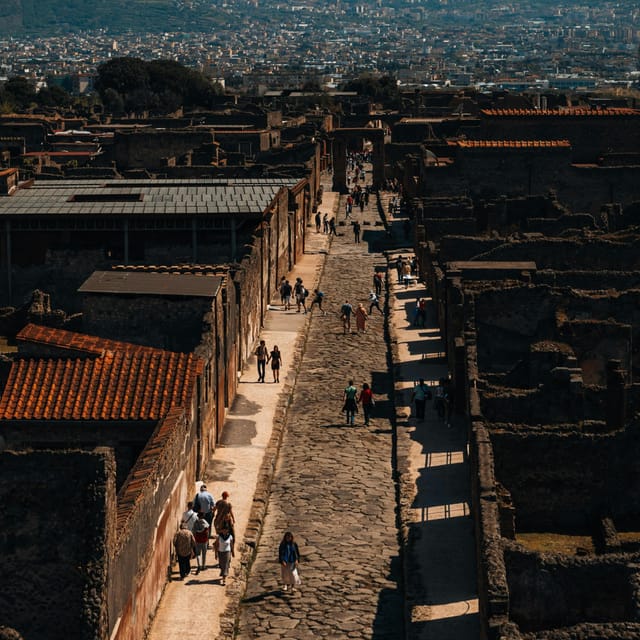 Discover Pompeii: Spanish Walking Tour of the Buried City - Is this Pompeii tour worth it for your travel style?