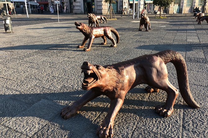 Elena Ferrante Tour (My Brilliant Friend) - Your Ferrante walking route: library, bridge, shoe shop, and street art energy