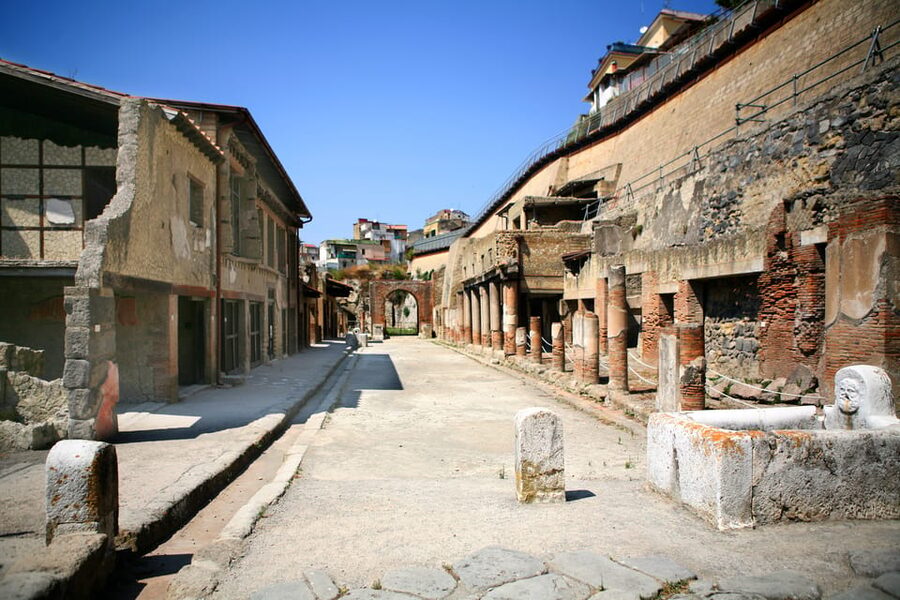 Ercolano: Herculaneum Entry Ticket with Optional Audio Guide - Herculaneum vs Pompeii: Picking the Right Ruins for Your Day