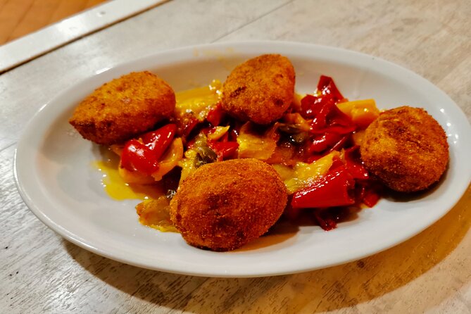 Evening Flavors of Naples: Private Food Tour and Wine Tasting - Key things to know before you go