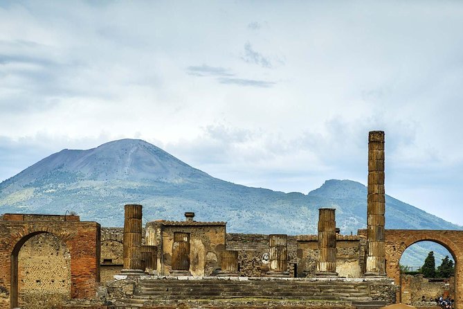 Exclusive Pompeii with Wine and Lunch on Vesuvius-Skip-the-line - Antiquarium di Pompei: a powerful way to frame what you see outside
