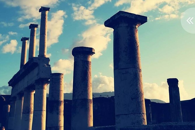 Explore and Experience Pompeii - A 2-hour Pompeii walk with a guide who explains everyday life