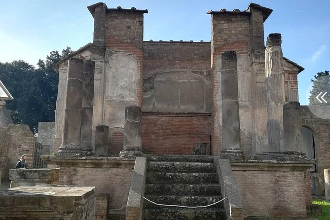 Explore and Experience Pompeii - Skip-the-line guidance, plus a key budget detail