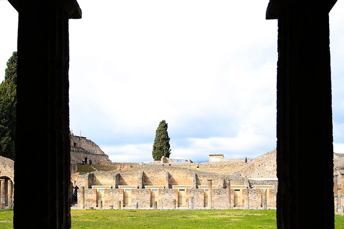 Fast Access Exclusive Private Ancient Pompeii Herculaneum & Oplontis Guided Tour - What daily Roman life feels like on this route