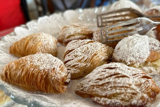 food Tour in the Spanish Quarter of Naples - Stop 6: Dessert finish, so you end sweet instead of stuffed