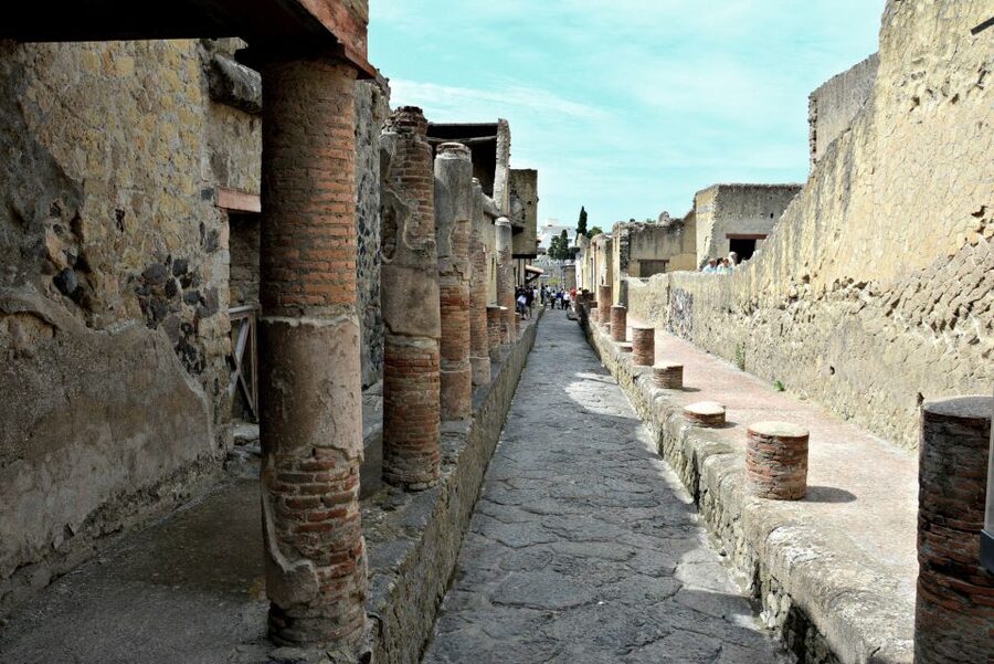 From Naples: 2-Hour Herculaneum Kid-Friendly Tour - The 2-Hour Walk: Starting Point and How You’ll Pace It