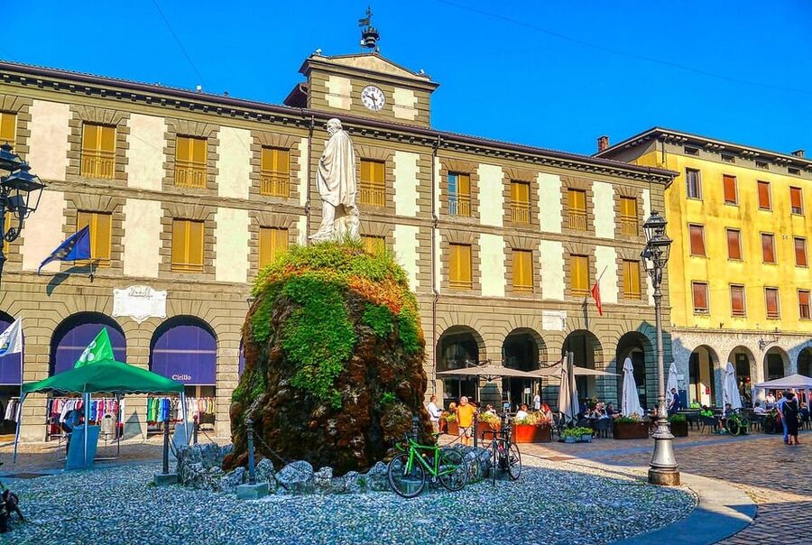 From Naples: bus city tour small group - Piazza del Plebiscito: your quick orientation and big-photo start