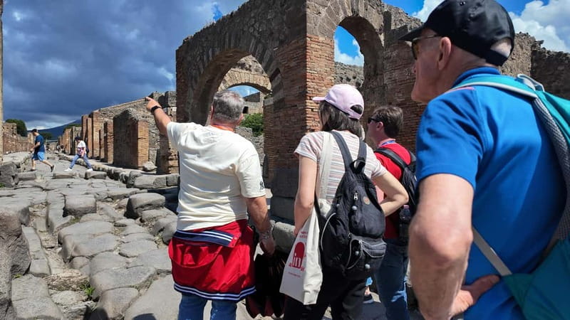 From Naples: Guided tour of Pompeii skip-the-line and round-trip train - Napoli Centrale to Pompeii: the value of a handled train day
