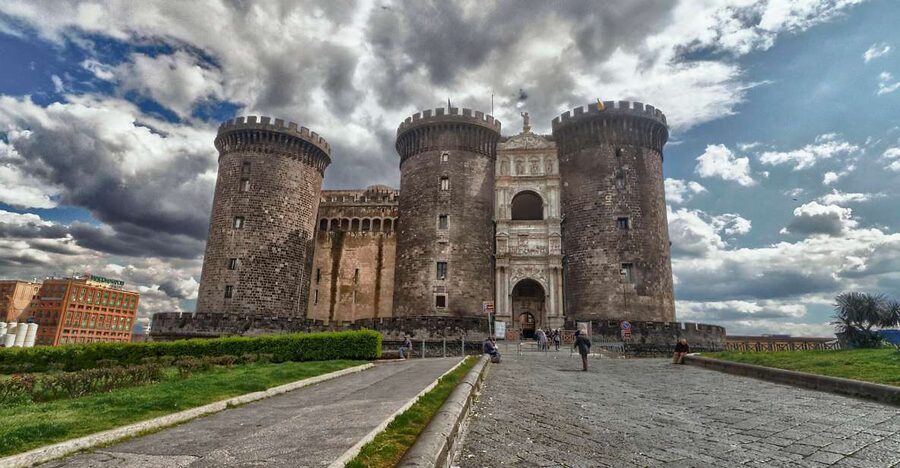 From Naples: Half-Day City Walking & Bus Tour Gulf of Naples - The monumental center near Plebiscito, Royal Palace, and San Carlo
