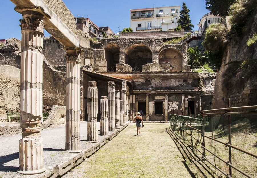 From Naples: Herculaneum Skip-the-Line Guided Tour - House of Neptune and Amphitrite, plus the small details that stick