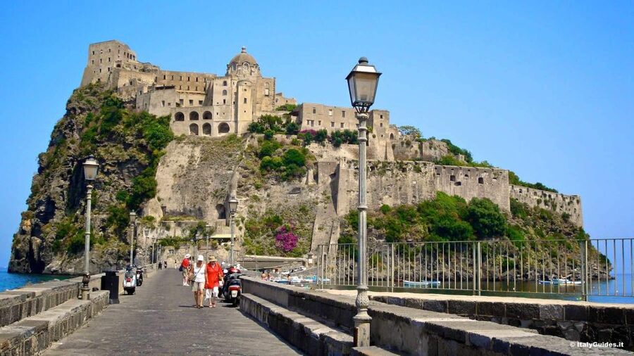 From Naples: Ischia Day Trip with Ferry Tickets and Lunch - Arrival and lunch setup at the port