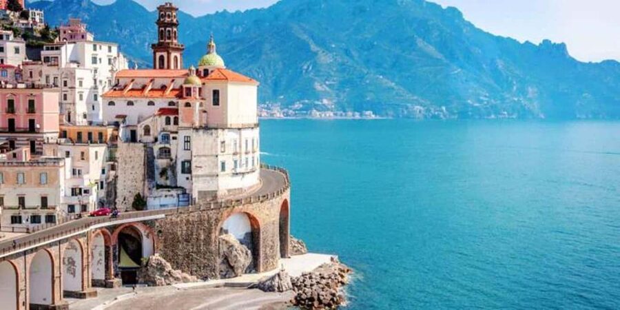 From Naples: Pompeii & Amalfi Coast Full-Day Trip with Lunch - Getting on the bus in Naples, and why the start time matters