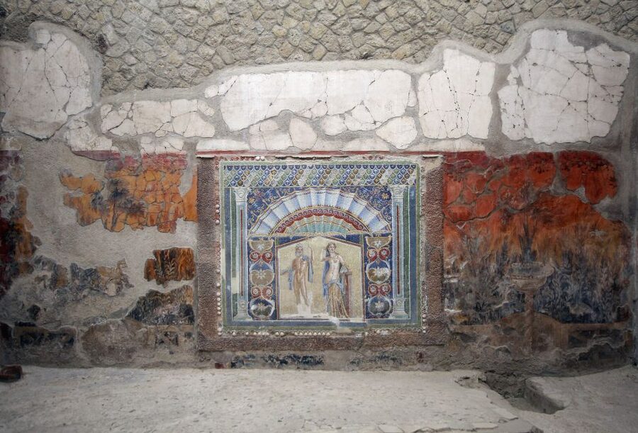 From Naples: Pompeii and Herculaneum VIP Tour with Lunch - Herculaneum Guided Visit: Frescoes That Still Look Like Color