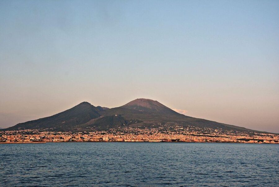 From Naples: Pompeii and Vesuvius Day Tour - How the Transport and 8-Hour Timing Keep the Day From Falling Apart