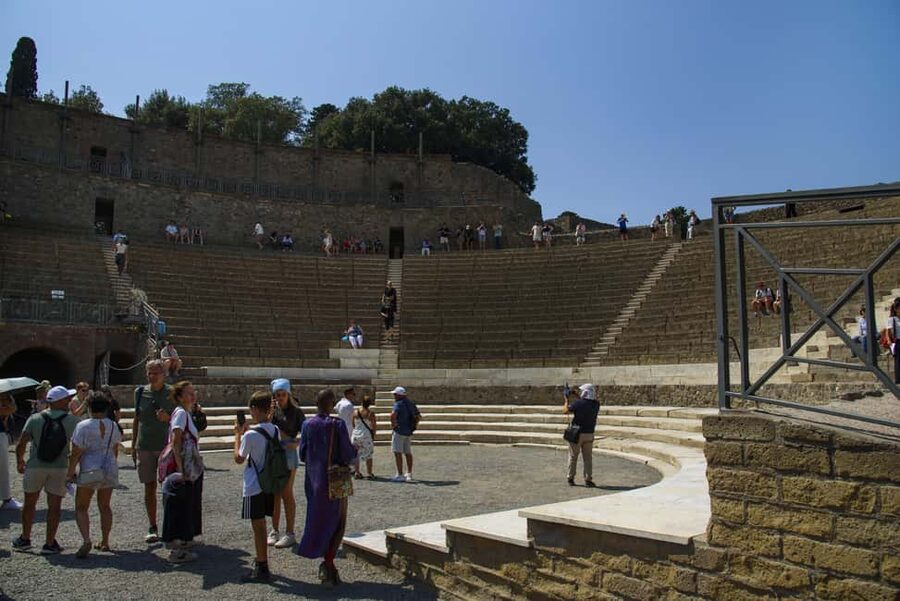 From Naples: Pompeii and Vesuvius Guided Day Trip with Lunch - Lunch near Vesuvius: fuel before Pompeii
