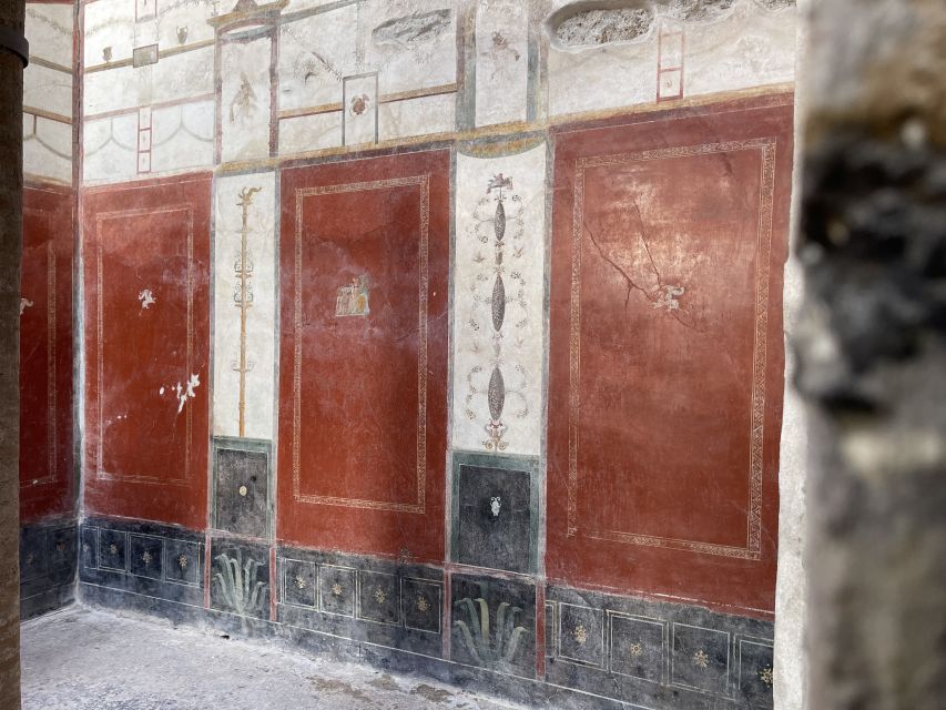 From Naples: Pompeii Guided Tour with Skip-the-Line Tickets - The 2-hour guided walk: Forum, Basilica, baths, and the Theater