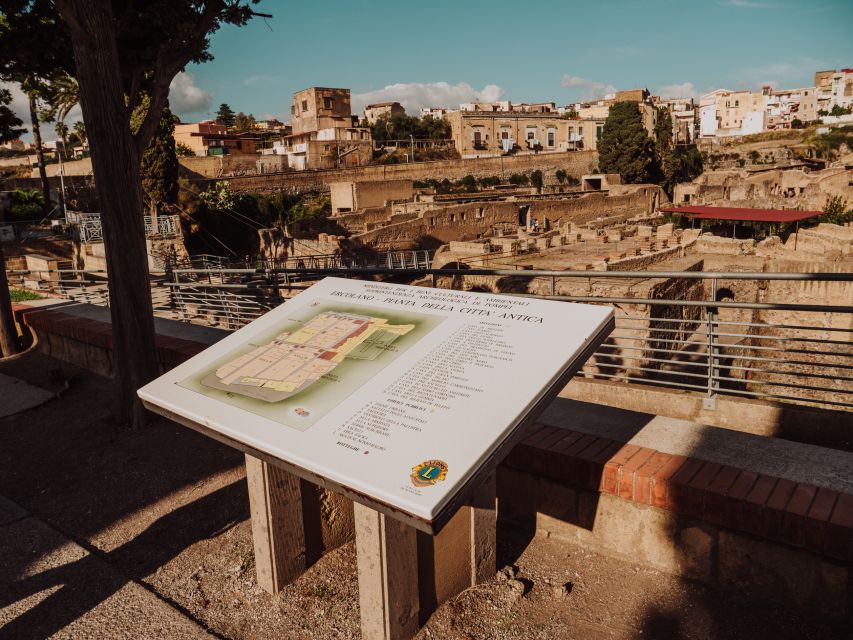 From Naples: Pompeii & Herculaneum with Archaeologist Guide - The rhythm of the guided walk (and why headsets matter)