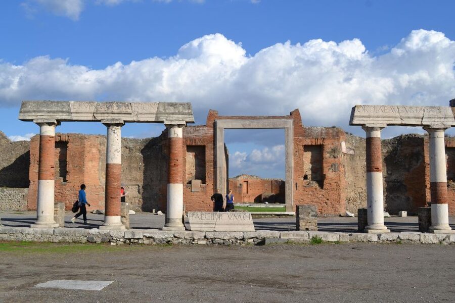 From Naples: Transfer to Positano with Pompeii Guided Tour - Should You Book This Naples Transfer with a Pompeii Stop?