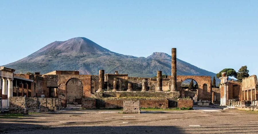 From Naples: Transport to Sorrento with Stop in Pompeii - How the 2-Hour Pompeii Stop Fits Your Schedule
