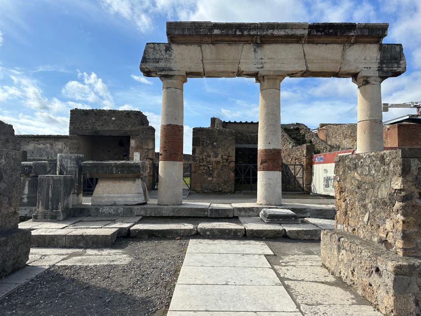 From Pompeii: Vesuvius excursion + Pompeii guided tour - The ride with Nello, and why the driving context helps