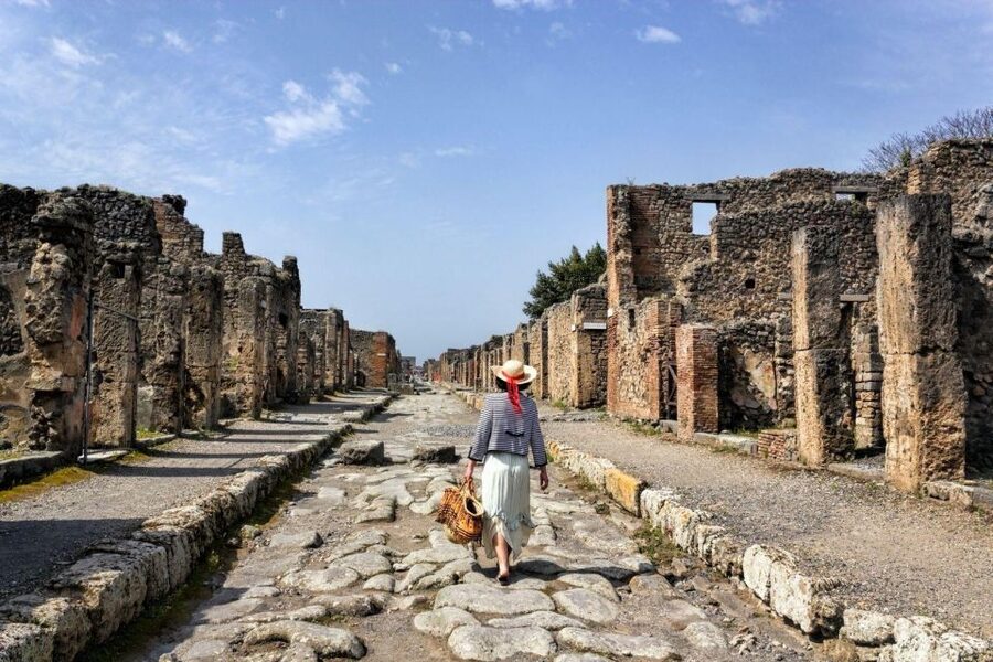 From Pompeii: Vesuvius excursion + Pompeii guided tour - Pompeii with an archaeology guide: seeing daily life, not just stones