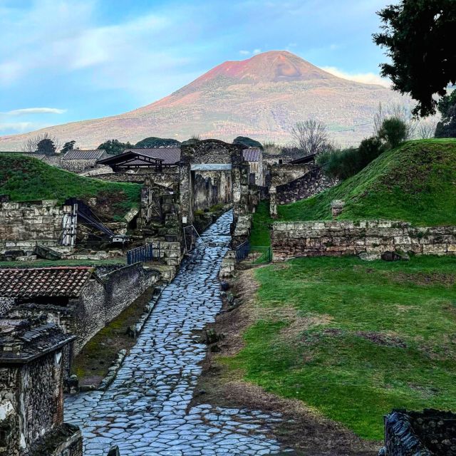 From Positano: Pompeii and Vesuvius Guided Tour - Walking the Grand Cone Toward the Crater