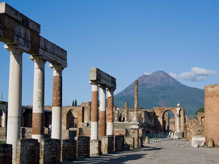 From Rome: Amalfi Coast and Pompeii, Full Day Private Tour - The Pompeii experience: what you see in two focused hours