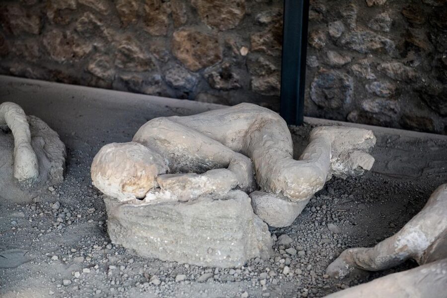 Full-Day Pompeii, Positano & Sorrento Shore Excursion - Positano next: walking the old-town feel