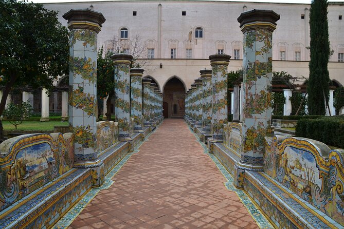 Guide tour in Naples downtown with an art expert - Route flow: starting at Gesù Nuovo and walking the center loop