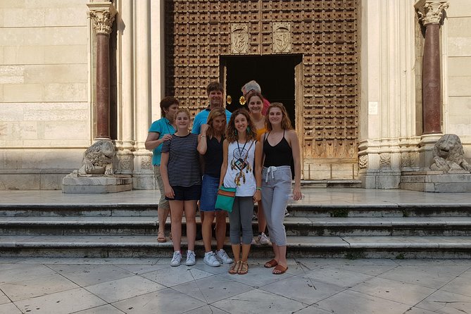 Guide tour in Naples downtown with an art expert - Spaccanapoli road: where the walk becomes Naples, not just monuments