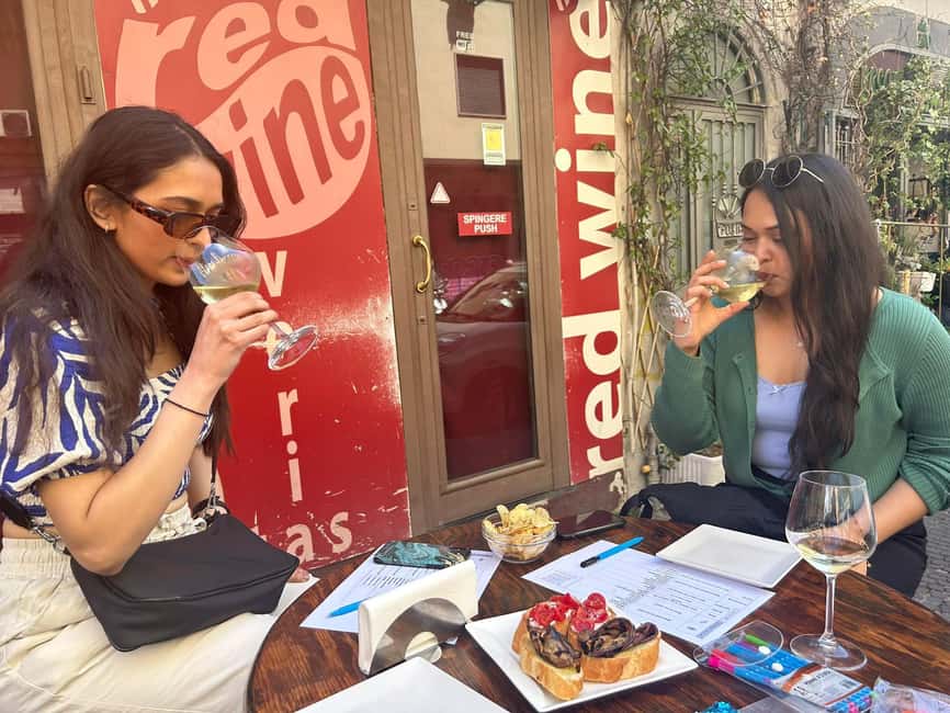 Guided, FUN Wine Tasting in Naples City Center - The tasting itself: two local wines paired the Naples way