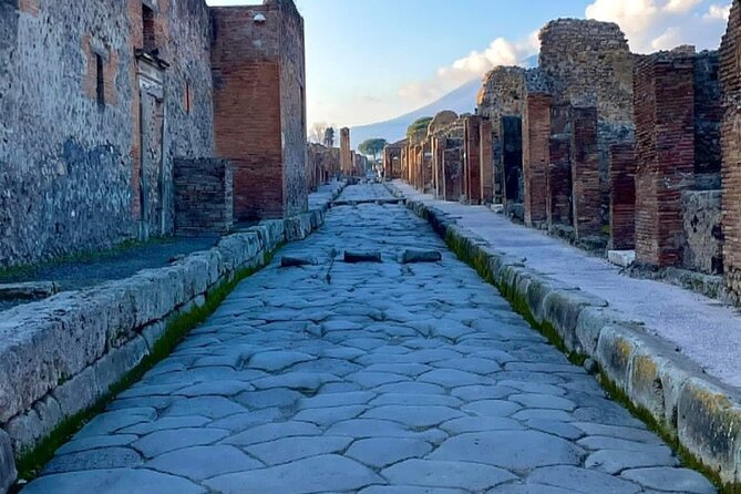Guided tour of Pompeii - The plaster casts stop: the part that hits hardest