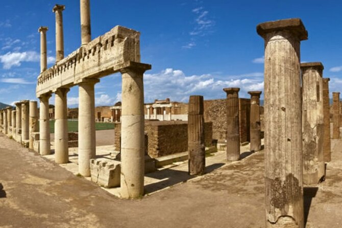Guided tour of Pompeii with a local guide - Small-Group Quality: The Difference Between Okay and Excellent